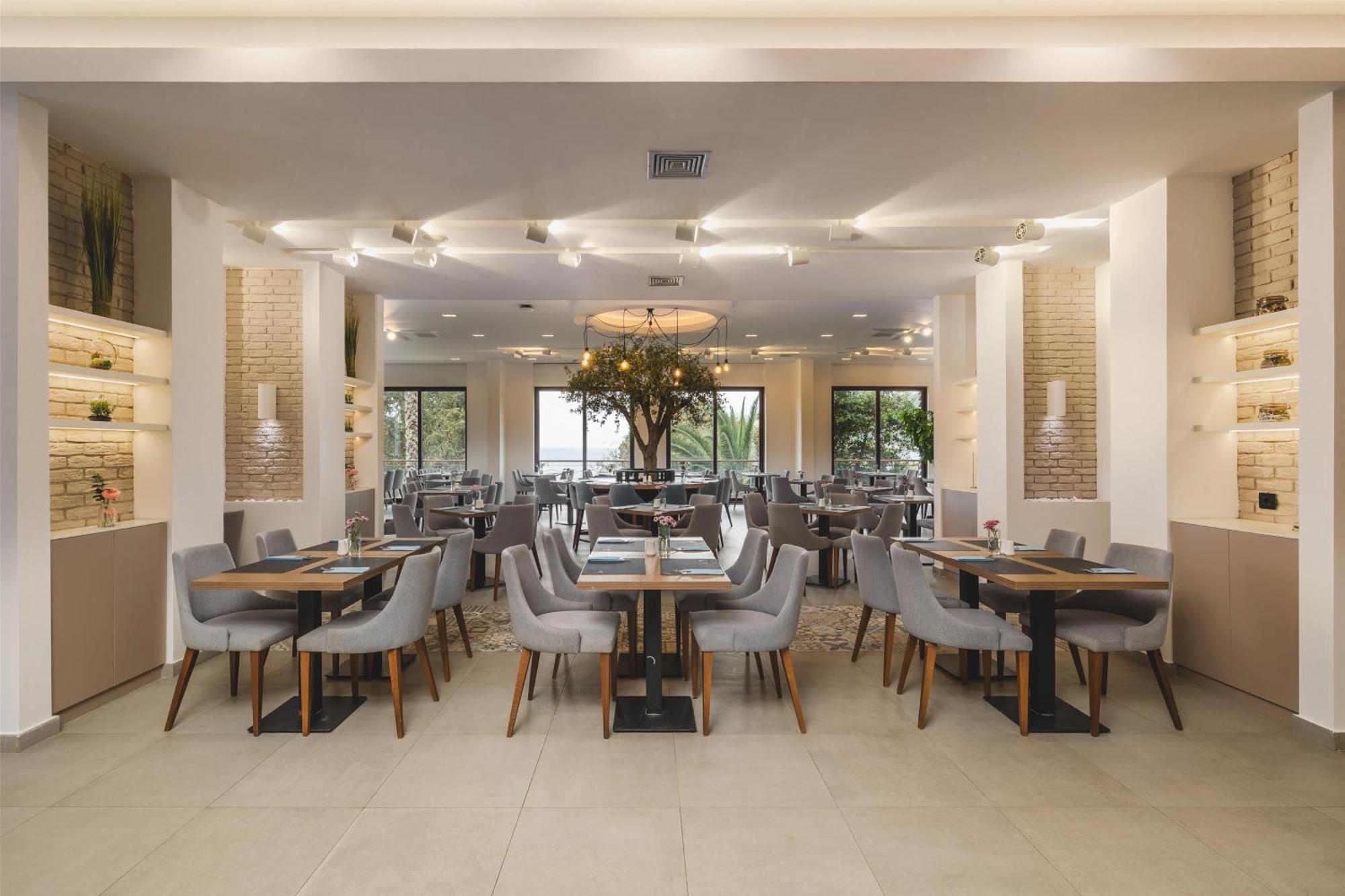 Radisson Ruza Vjetrova 4*