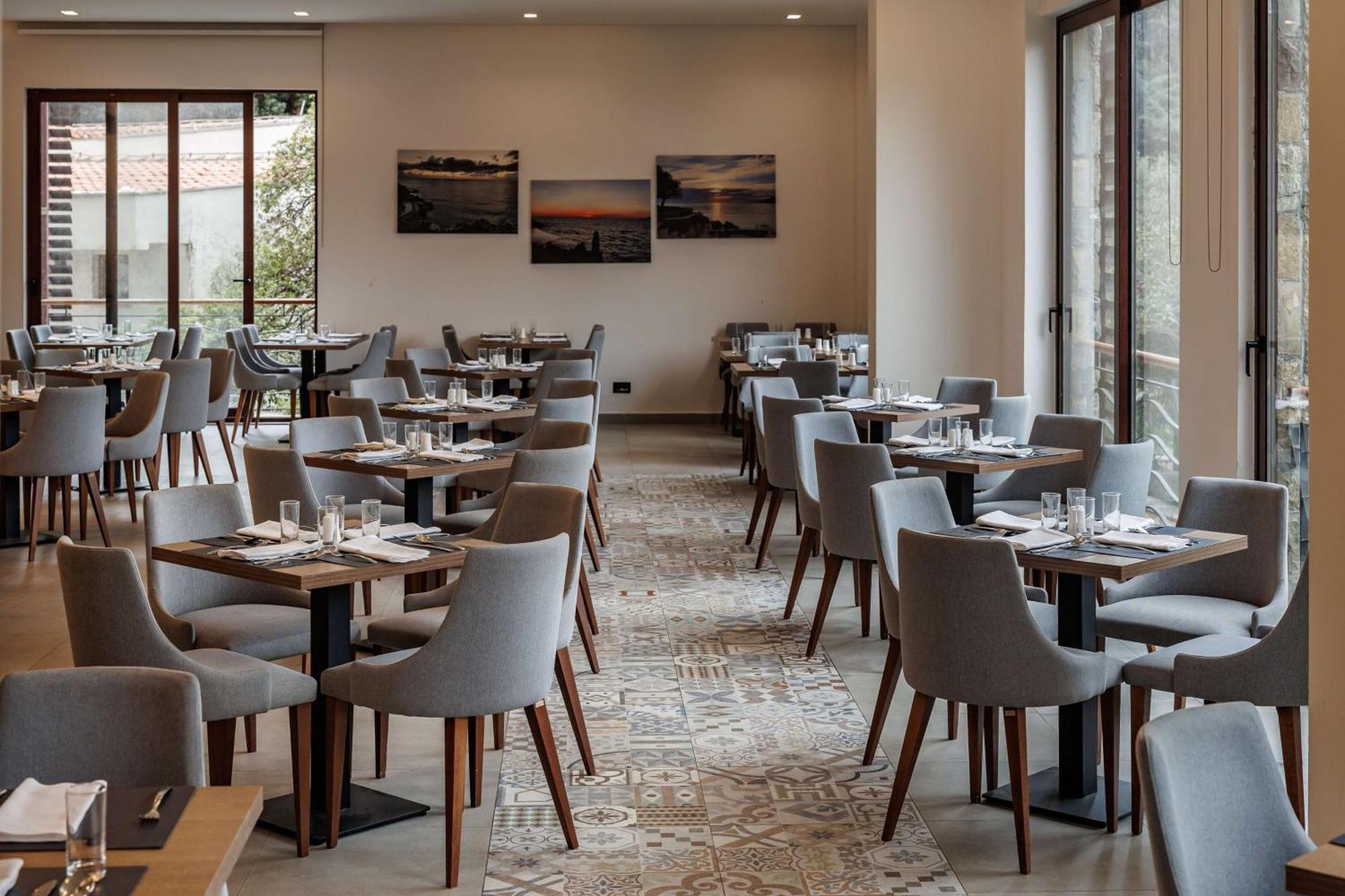 Otel Radisson Ruza Vjetrova 4*