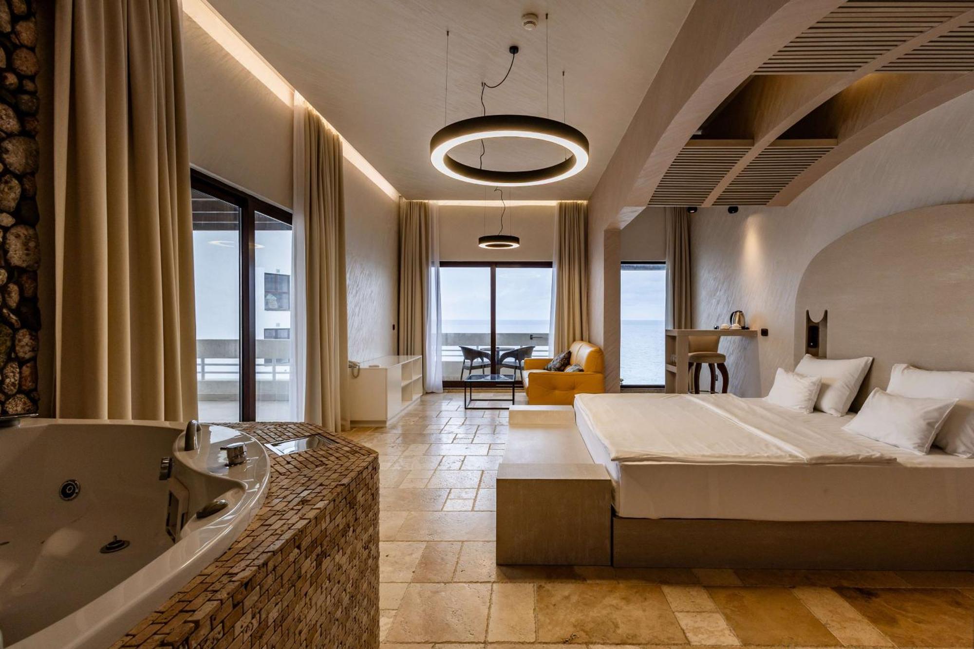 Radisson Ruza Vjetrova Otel 4*