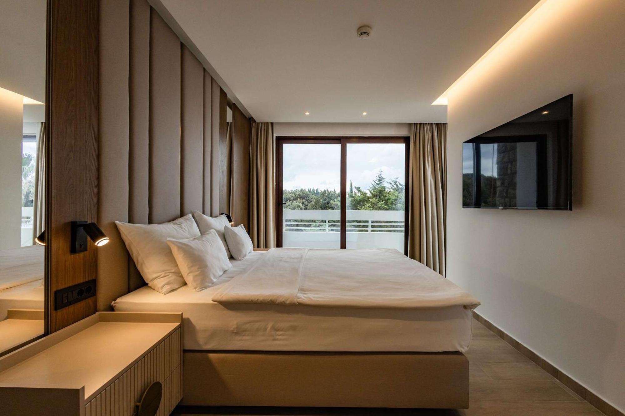 Radisson Ruza Vjetrova Otel 4*