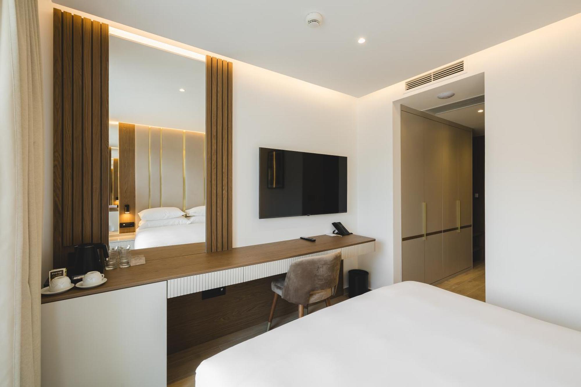 מלון Radisson Ruza Vjetrova 4*